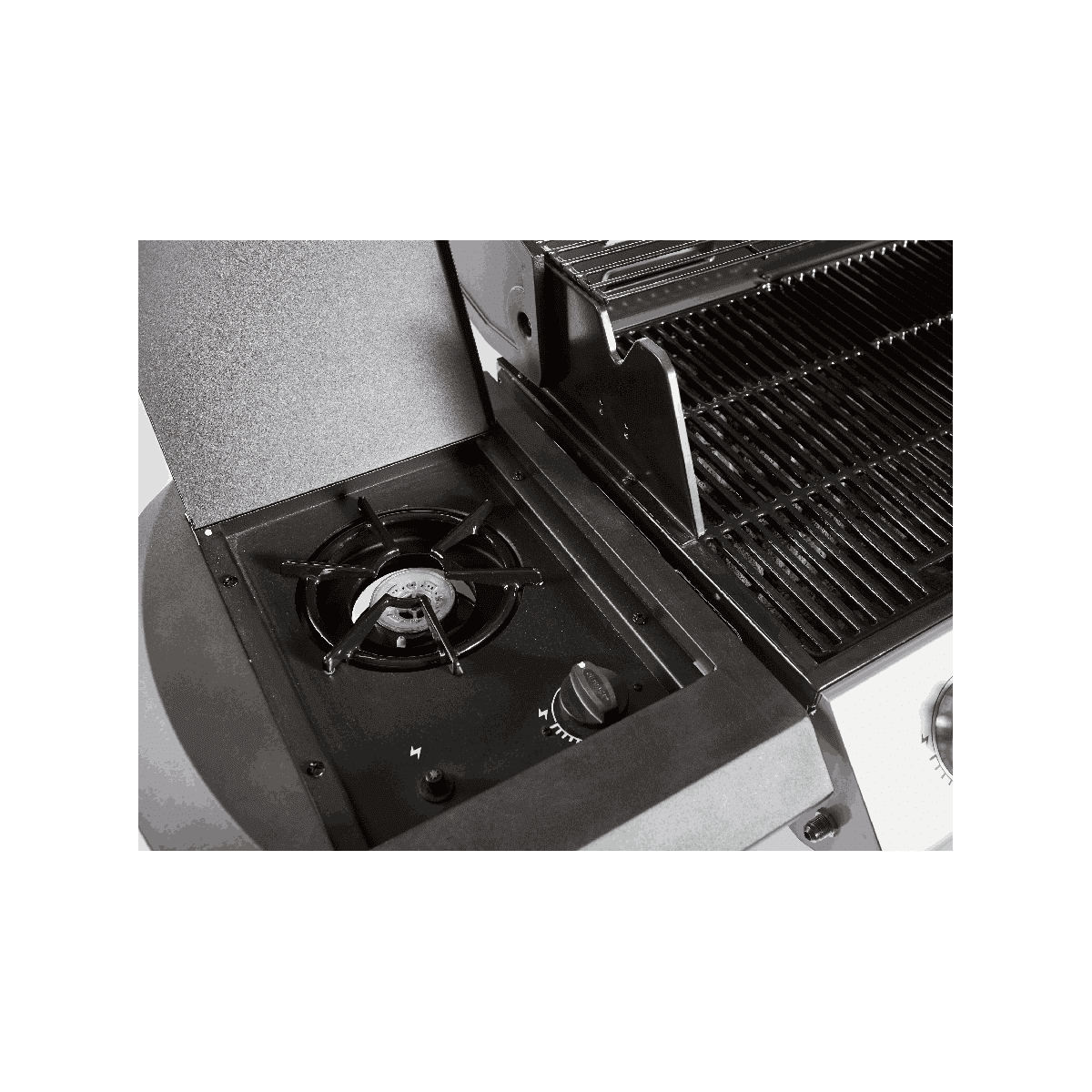 Outback MAGNUM Hybrid Multi-Cooking Surface Braai - 3 burners - Gas/Briquettes - Image 4