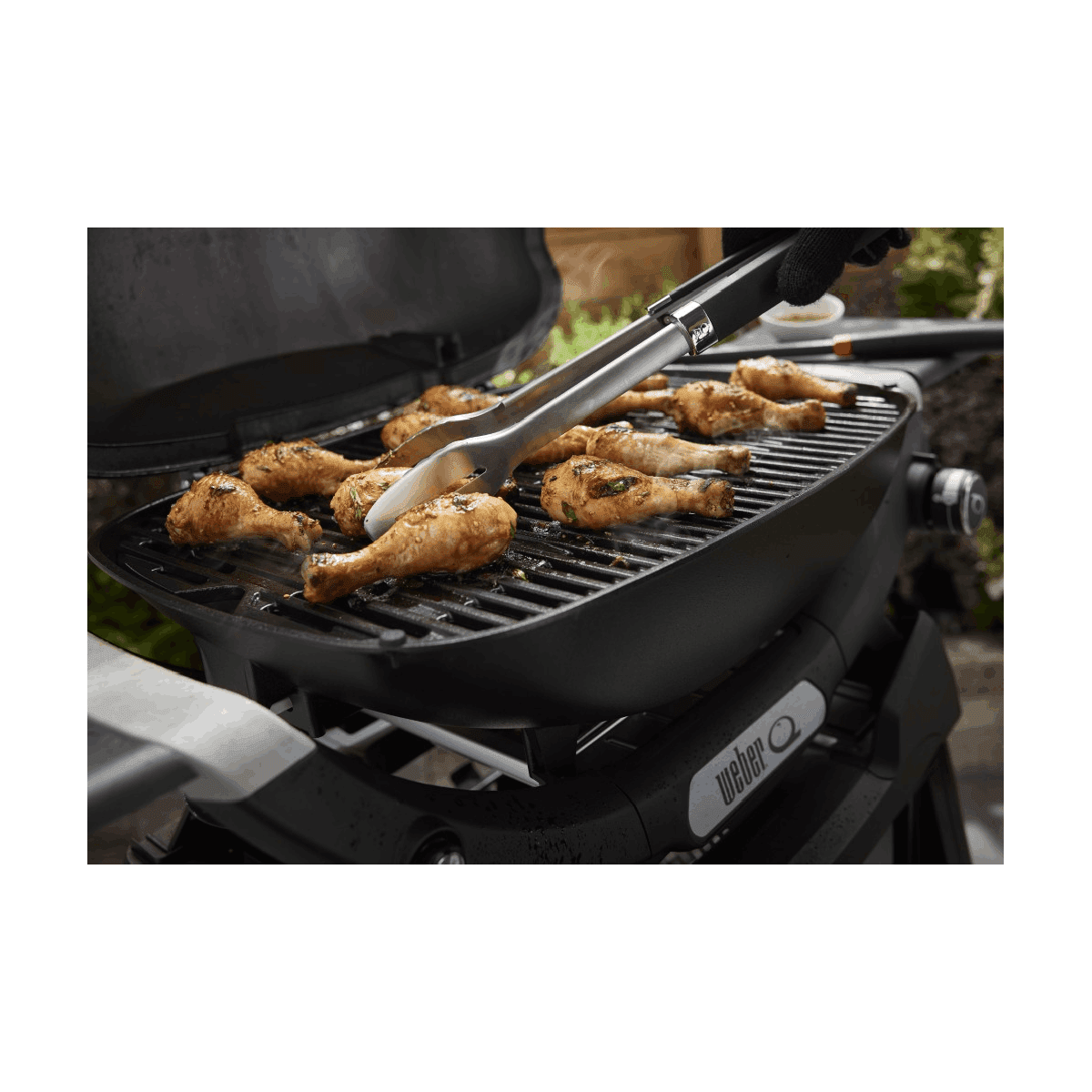 Weber Q2200N Series Gas Braai with Permanent Cart ZA - Image 3
